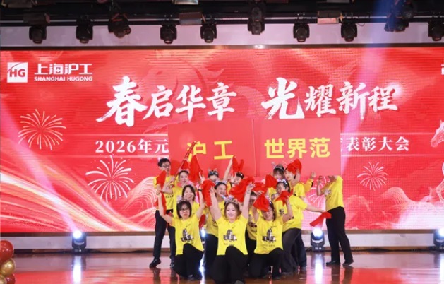 紐約潮店推出第二波“WhiteLabel”系列，字母棒球帽成新品型錄