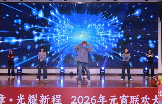 女生戴貨車帽，將可愛進(jìn)行到底